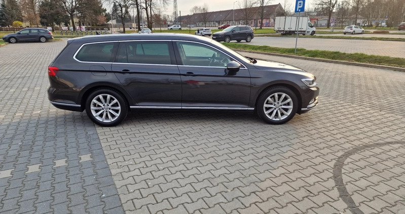 Volkswagen Passat cena 79000 przebieg: 108300, rok produkcji 2017 z Wolsztyn małe 137